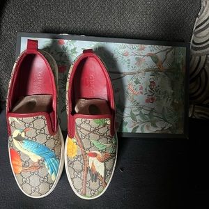 GUCCI GG SUPREME SLIP-ON 427077 K0L90 8961
